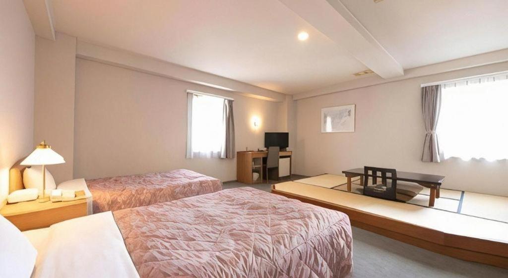 Main Hotel Miyakonojō Esterno foto